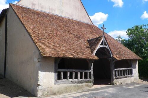 eglise st etienne porche. Crédit photo : © Conservation départementale du Loiret