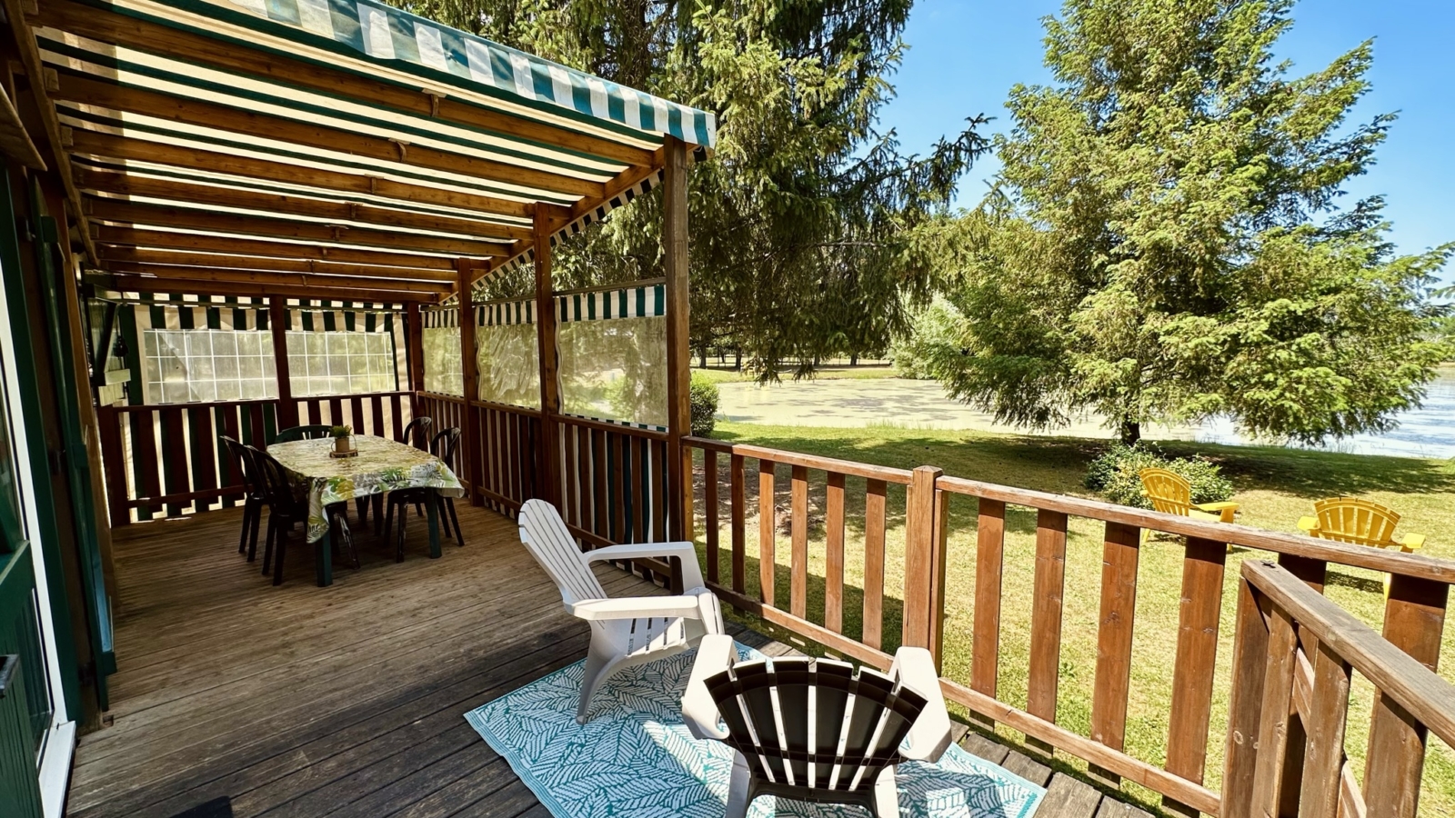 Terrasse chalet La Perche. Crédit photo : L2E/UP