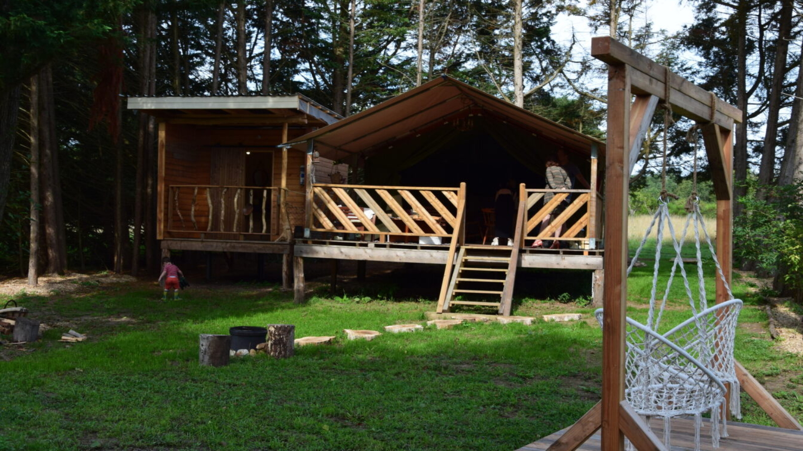 cabane extérieure. Crédit photo : LS