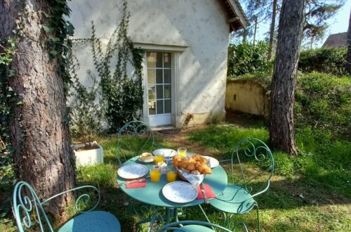 Maisonnette petit dej dehors. Crédit photo :