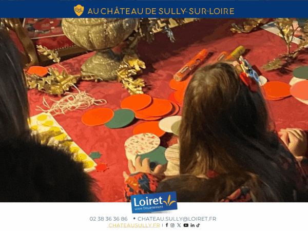 Visuels château de Sully-sur-Loire - 2026 - format site internet - Atelier "couronne de Noël en papier". Crédit photo : Département du Loiret / Johnatan Savarit